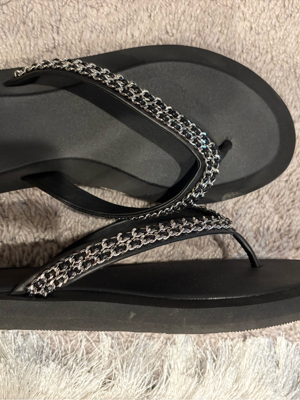 Tory Burch - Women’s Black Flip Flop Sandals with Silver Chain Detail